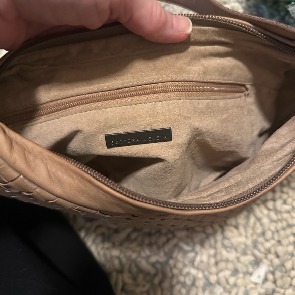 BOTTEGA VENETA Tan Intrecciato leather buttery soft handbag Authentic w/box - Picture 6 of 11